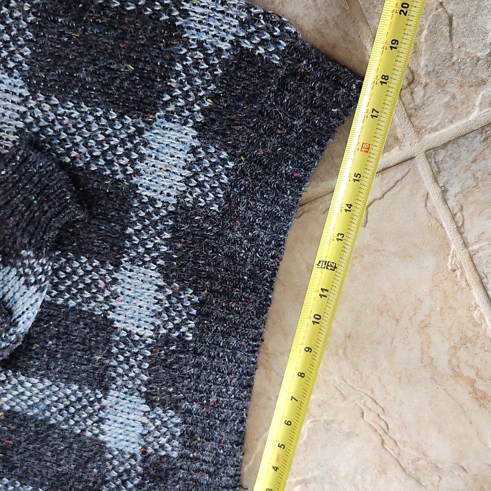 Plaid Crewneck Wool Blend Sweater Vintage Peter England - Picture 14 of 15